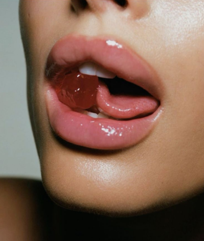 Por qué usar el Lip Oil de ouglow?